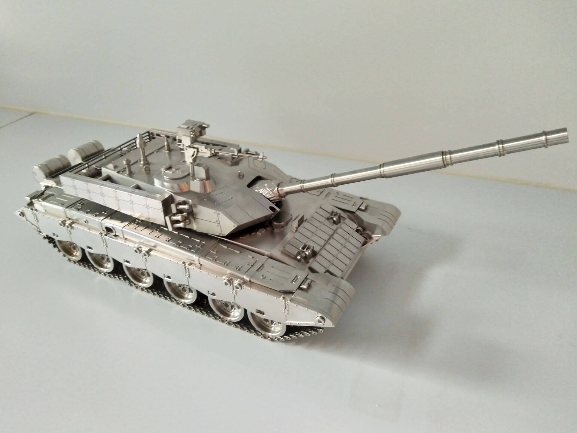 CNC machined Battle Tank Model featured image